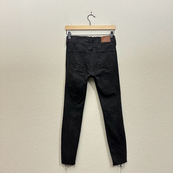 MADEWELL Distressed Destroyed 9" Mid-Rise Skinny Jeans in Black #H2230 - Picture 5 of 12